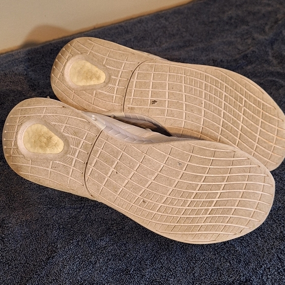 Adidas Women's Boost Sneakers Off-white size 9 - Picture 10 of 16